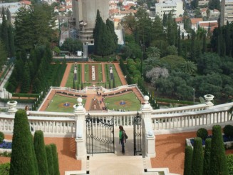 Grădinile Bahai şi panorama oraşului Haifa - Israel