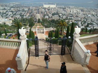 Grădinile Bahai şi panorama oraşului Haifa - Israel