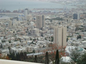 Grădinile Bahai şi panorama oraşului Haifa - Israel