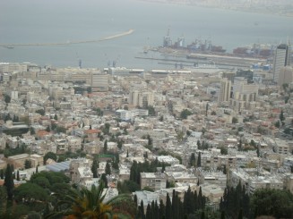 Grădinile Bahai şi panorama oraşului Haifa - Israel