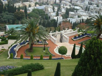 Grădinile Bahai şi panorama oraşului Haifa - Israel