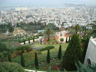 Grădinile Bahai şi panorama oraşului Haifa - Israel