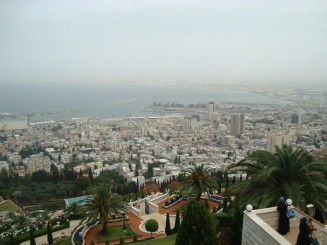 Grădinile Bahai şi panorama oraşului Haifa - Israel