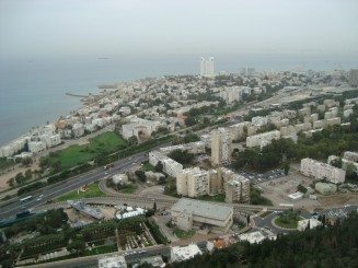 Grădinile Bahai şi panorama oraşului Haifa - Israel