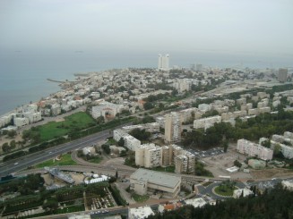 Grădinile Bahai şi panorama oraşului Haifa - Israel