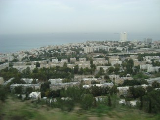 Grădinile Bahai şi panorama oraşului Haifa - Israel