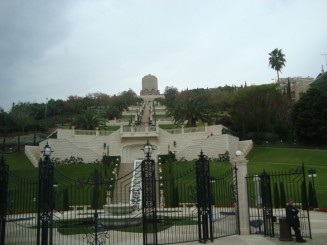 Grădinile Bahai şi panorama oraşului Haifa - Israel