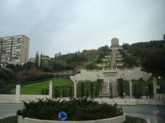 Grădinile Bahai şi panorama oraşului Haifa - Israel
