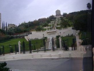 Grădinile Bahai şi panorama oraşului Haifa - Israel