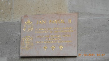 Catedrala Sf. Elisabeta-placa in memeoria Papei Ioan Paul II