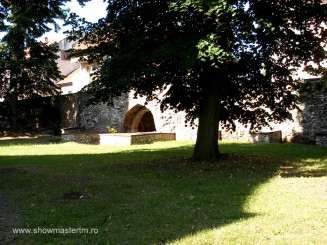 Intrarea (din curte) in bastionul din partea vestica