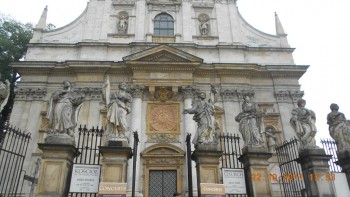 Biserica Sf.Apostoli Petru si Pavel