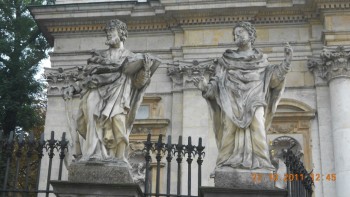 Biserica Sf.Apostoli Petru si Pavel