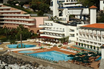Dinspre Port Funchal spre hoteluri