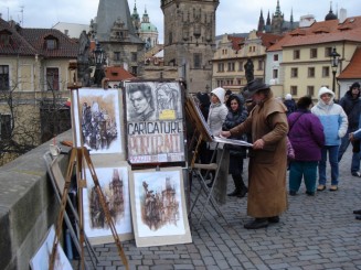 Praga - artist  pe  Podul Carol