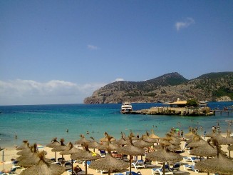 Camp de Mar ,vedere cu ,,Playa de Palmira`` -o imagina demna de cartile postale.