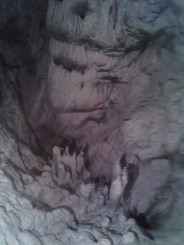 Stalactite si stalagmite.