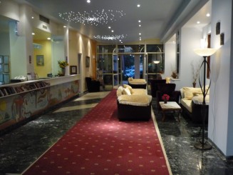 receptia pe partea stanga