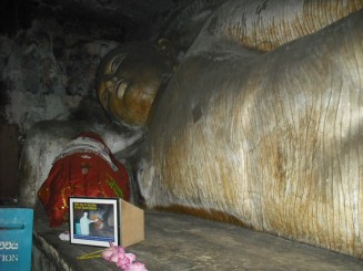 Statuia lui Buddha ,odihninindu-se,inainte de a muri .