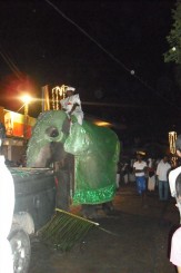 Primul elefant al procesiunii.