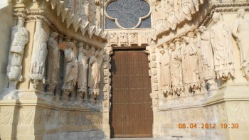 Portalul cu Ingerul zambitor