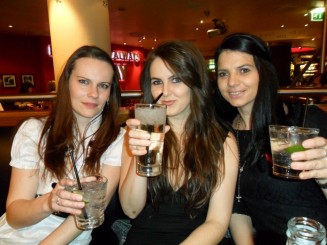 Prin cluburi, la schi, la gratare