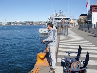 Prin cluburi, la schi, la gratare