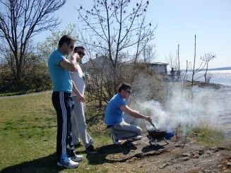 Prin cluburi, la schi, la gratare