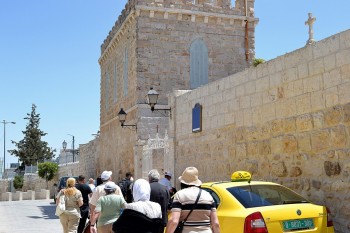 in drum spre biserica sf. Ecaterina