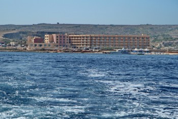 Cu barca catre Blue Lagoon.