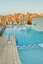 Hotel Maritim din Mellieha - piscina de pe acoperis