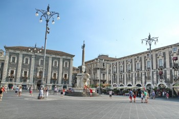Piata Domului