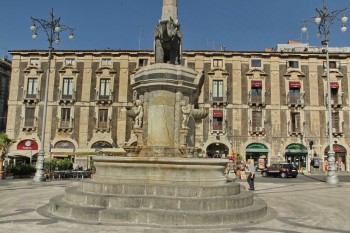 Fantana din Piata Domului, Catania