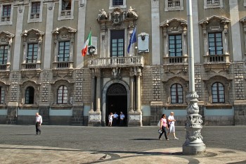 Piata Domului, Catania