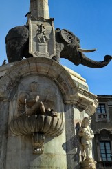 Fantana din Piata Domului, Catania