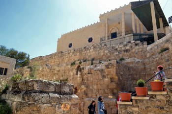 drumul spre mormantul lui Lazar de la esirea din biserica franciscana