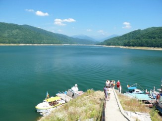 Imbarcarea - 10 RON / persoana plimbarea de 30 min pe lac