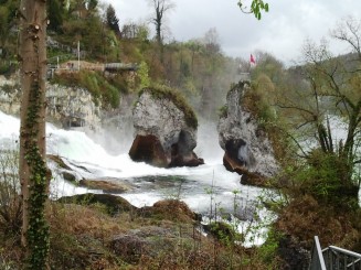 Cascada Rinului - un spectacol natural