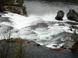 Cascada Rinului - un spectacol natural