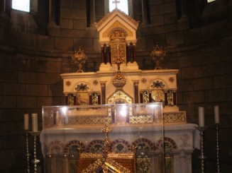 Statuie in catedrala princiara