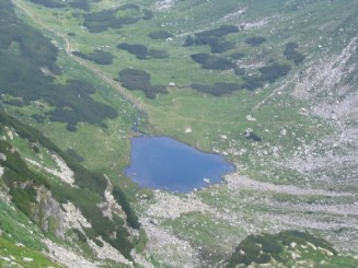 Lacul Iezer, in forma Romaniei