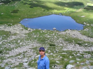 Lacul Iezer, in forma Romaniei