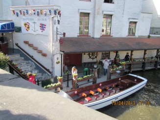 tot ce-i minunat tine putin...din nou la debarcader..