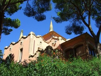 Grădina fantezistă a Barcelonei - Parcul Güell