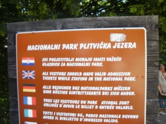 indicatorul aflat la intrarea parcului
