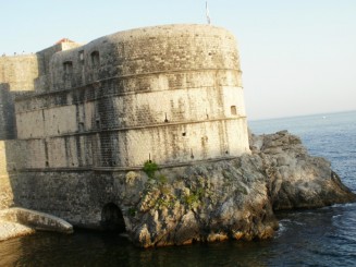 turnul stang al cetatii Dubrobnik