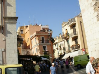 in interiroul Taorminei