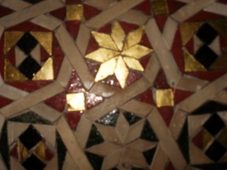 mozaic aravesc pe perete