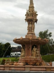 Acelasi monument construit in perioada victoriana.