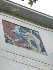 mozaic pe o casa dincartierul Plaka